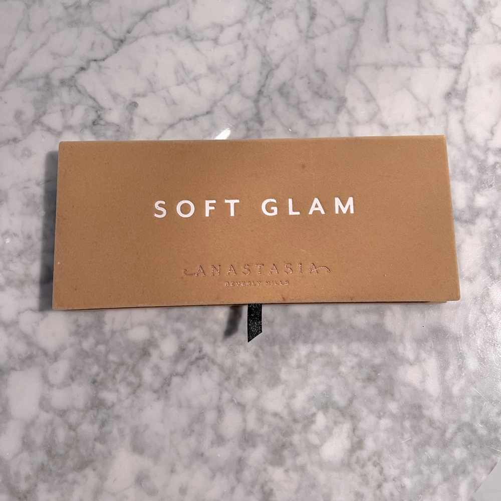 Anastasia Beverly Hills Soft Eyeshadow Glam Pallet